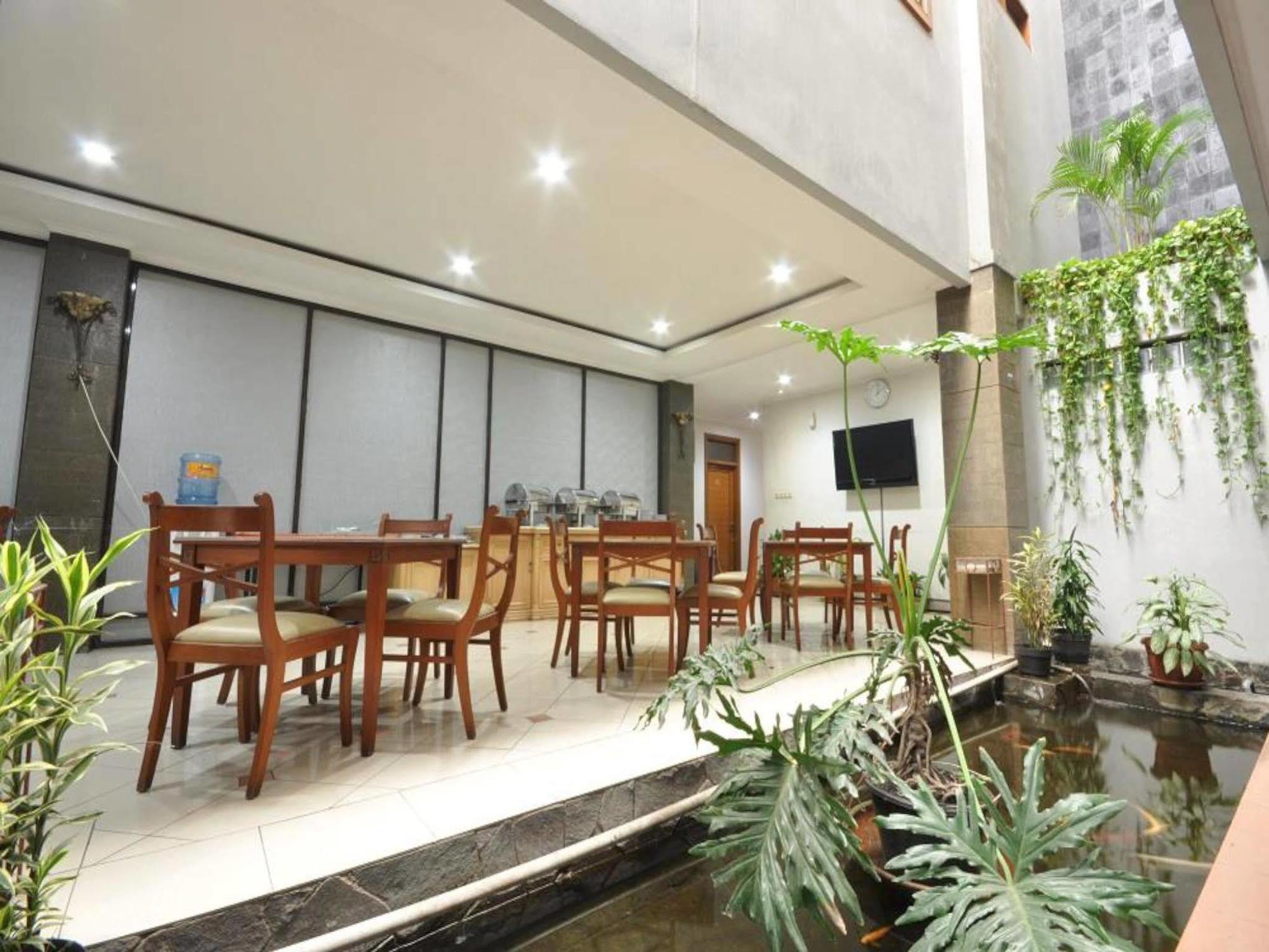 Caryota 3* Bandung